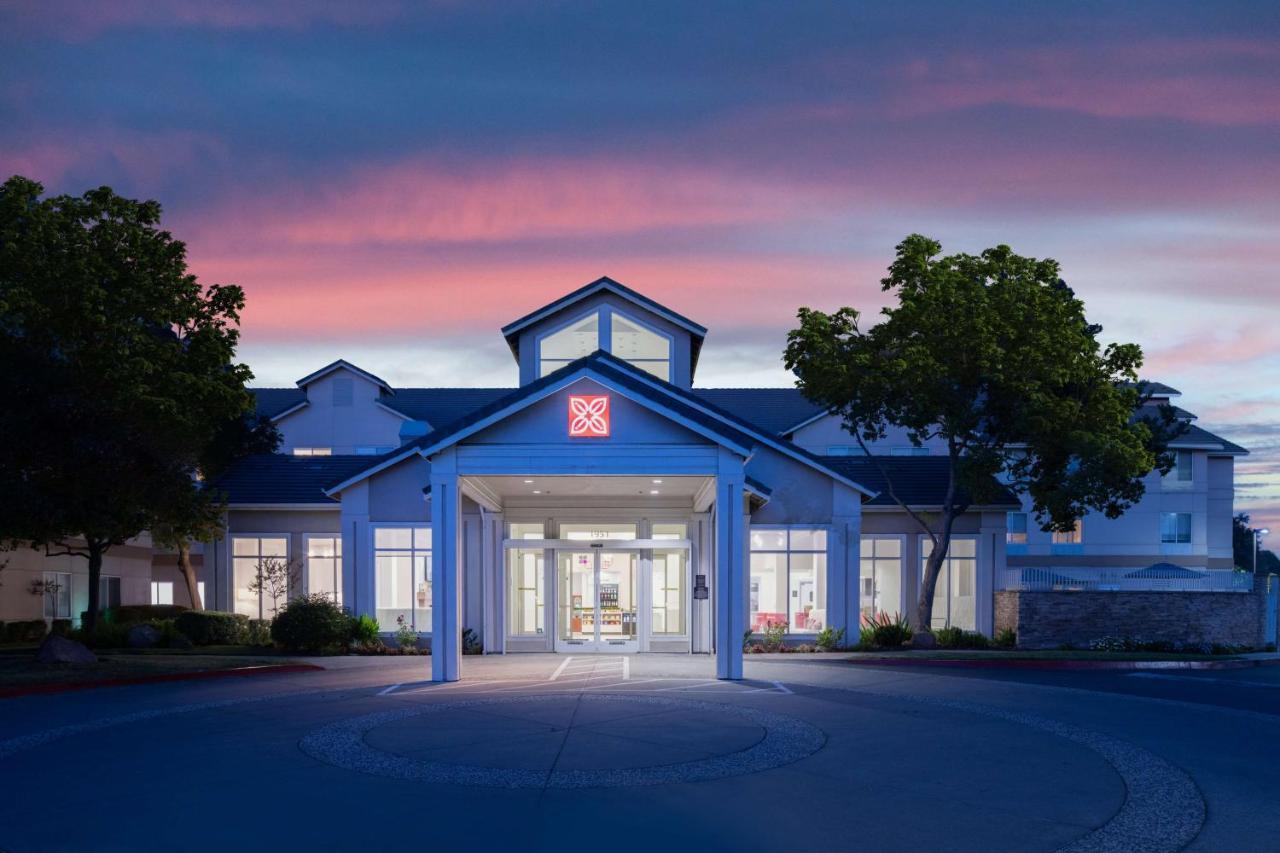 Hilton Garden Inn Roseville Exterior photo