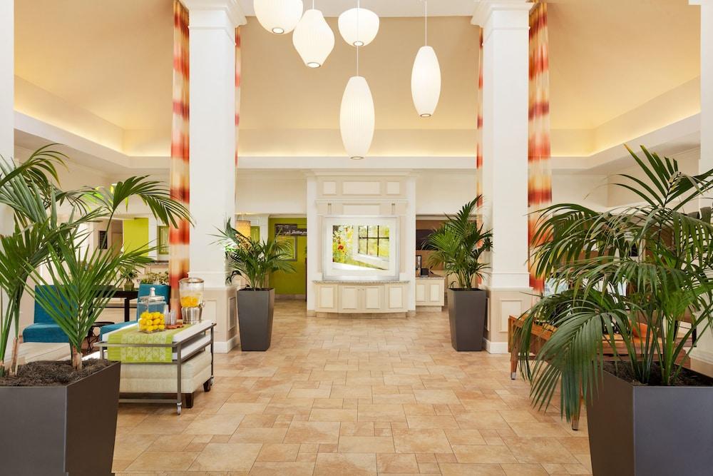 Hilton Garden Inn Roseville Exterior photo