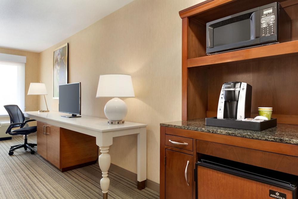 Hilton Garden Inn Roseville Exterior photo