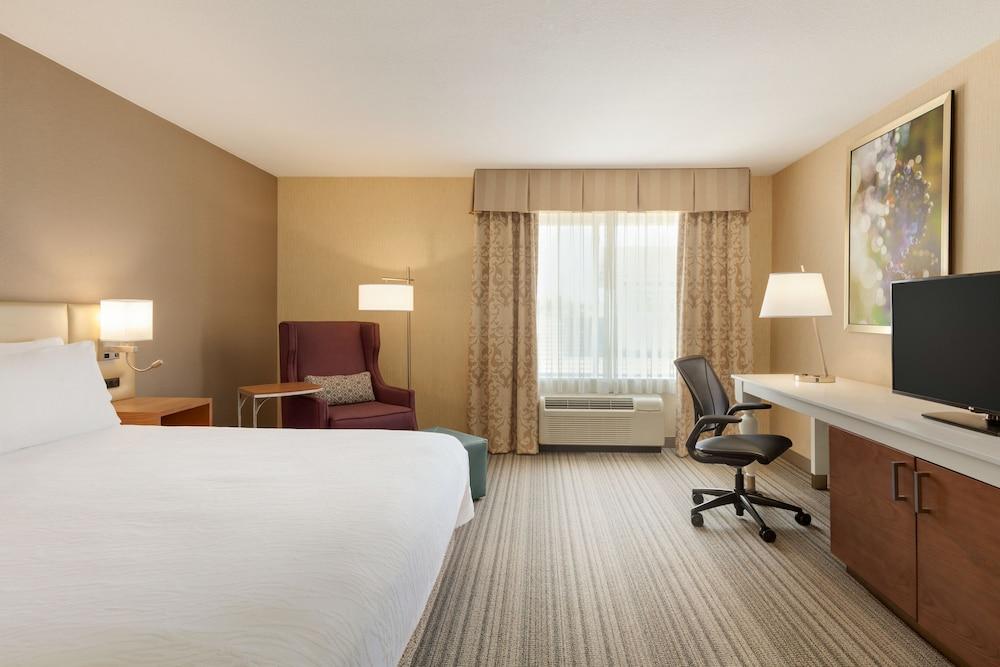 Hilton Garden Inn Roseville Exterior photo