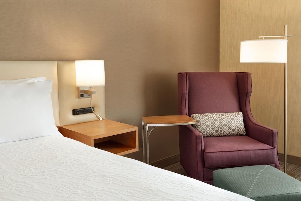 Hilton Garden Inn Roseville Exterior photo
