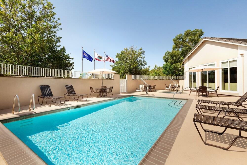 Hilton Garden Inn Roseville Exterior photo