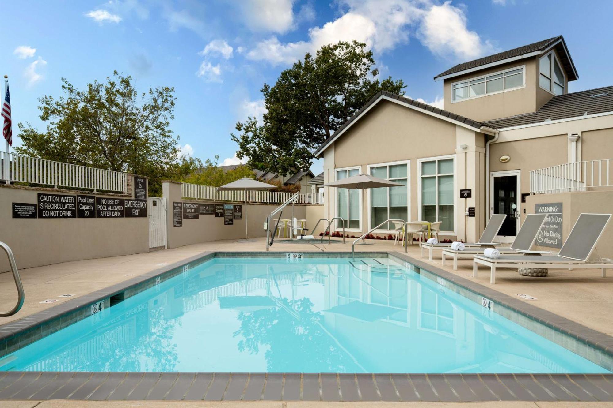 Hilton Garden Inn Roseville Exterior photo