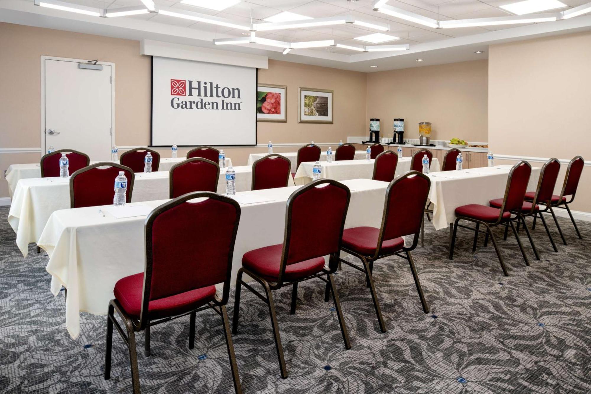 Hilton Garden Inn Roseville Exterior photo